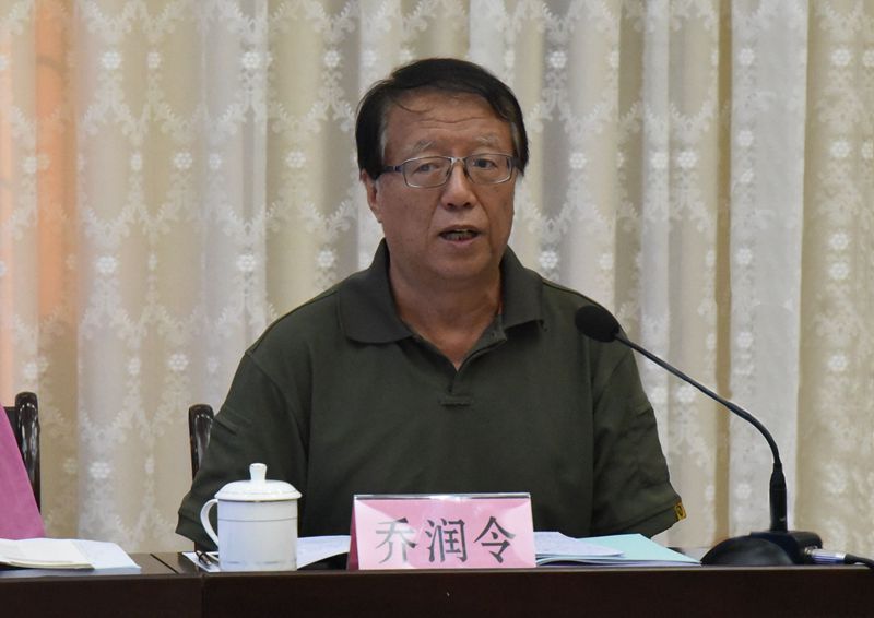 国家发改委城市和小城镇改革发展中心副主任乔润令。徐大荣摄.jpg