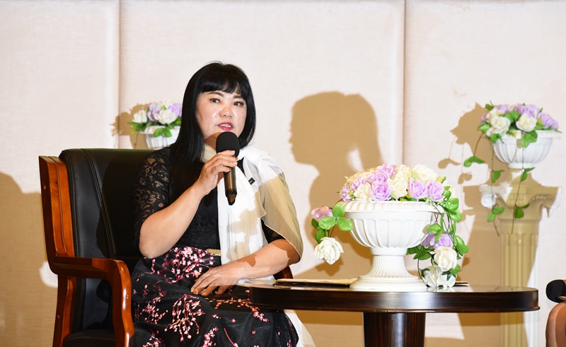 吴红绫女士.jpg