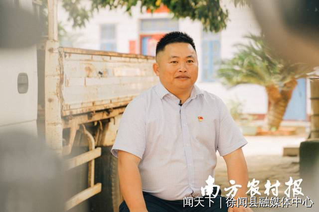 压力山大的韩觉也曾想过要辞职“跑路”，但内心对于村子与家庭的责任感，还是让他选择了坚守。