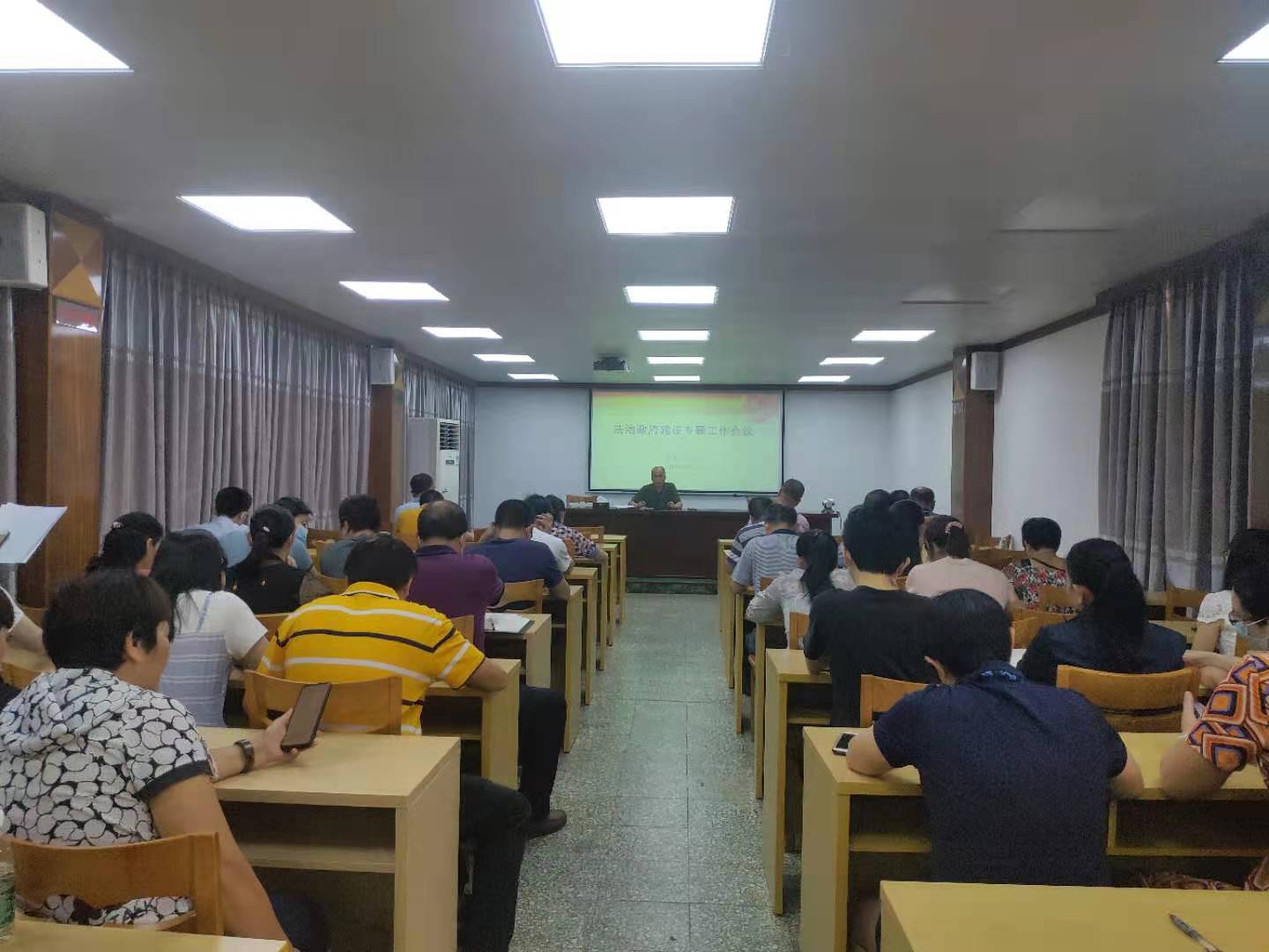 0285cafa2ecbc6608f3d7ec63c8892e.jpg