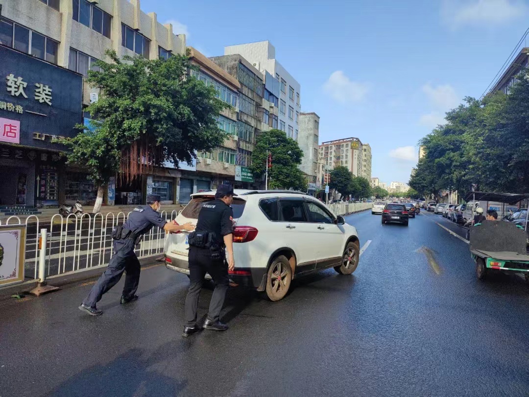 特警推车.jpg