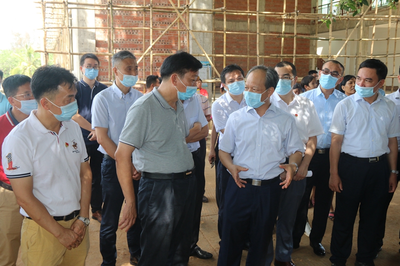 5.了解脱贫攻坚工作相关情况.JPG
