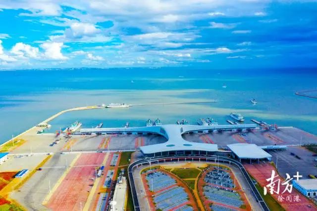 全球最大的客货滚装码头徐闻港已开航运营。徐闻港供图