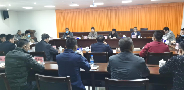 进行座谈交流会
